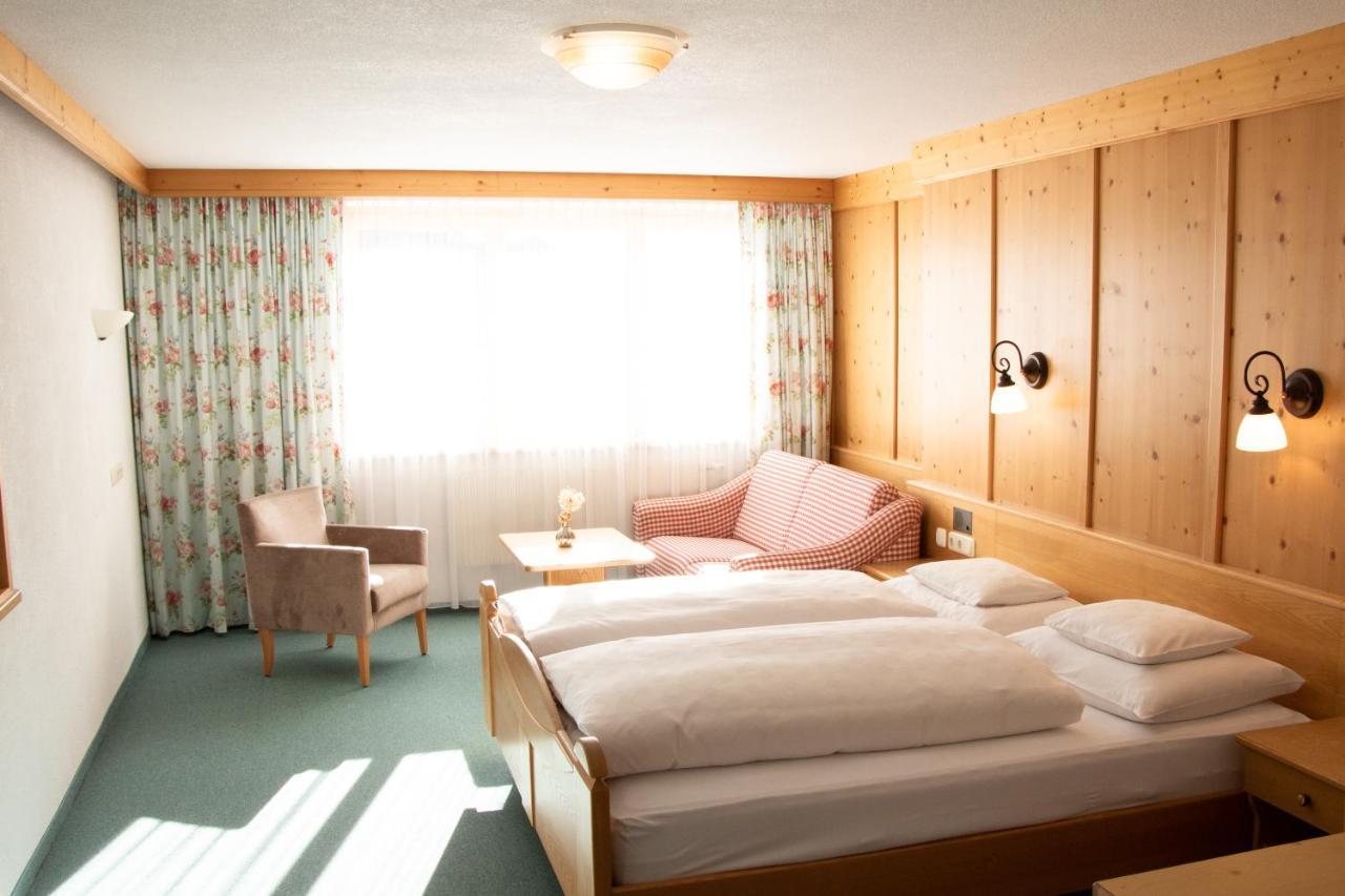 Hotel Walserberg Warth  Bilik gambar