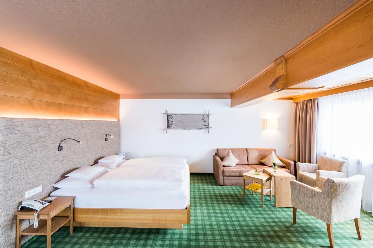 Hotel Walserberg Warth  Luaran gambar