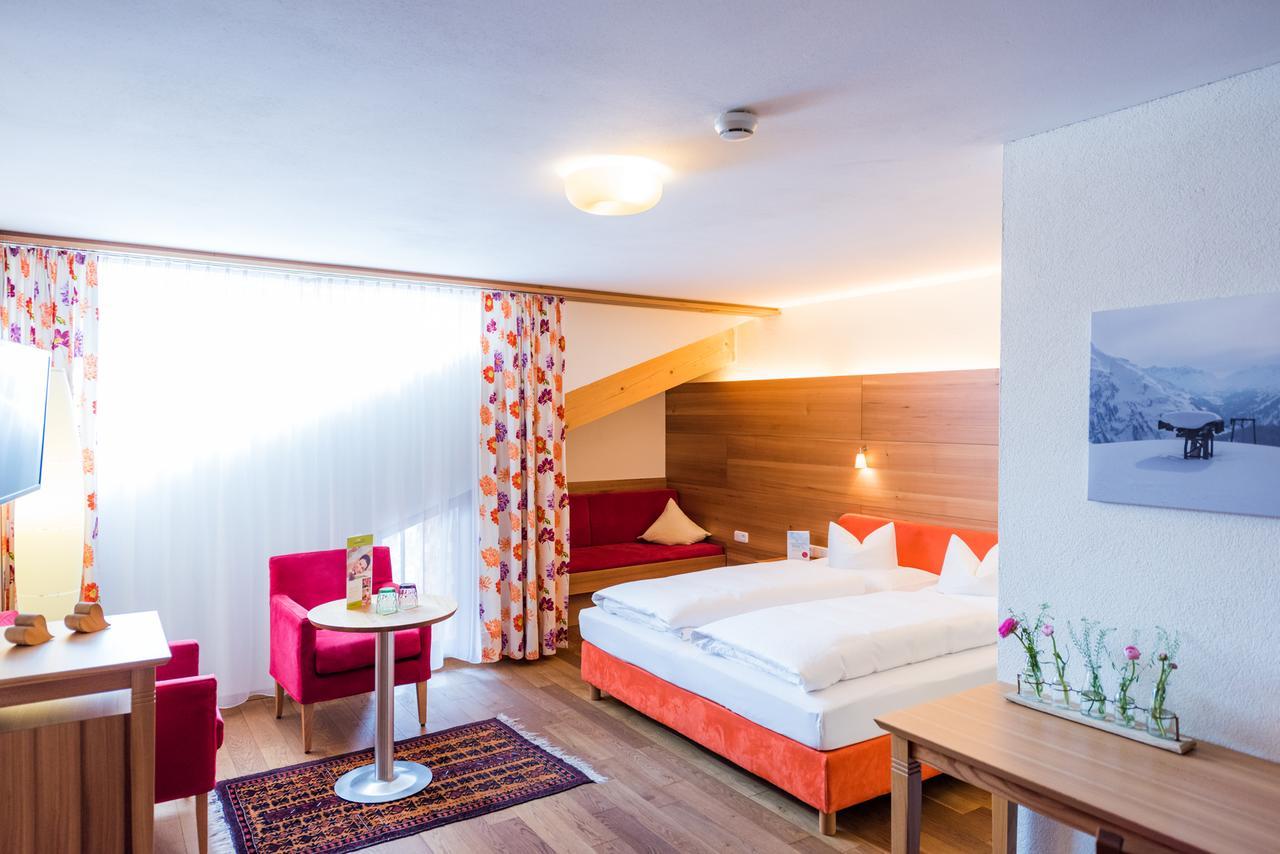 Hotel Walserberg Warth  Luaran gambar